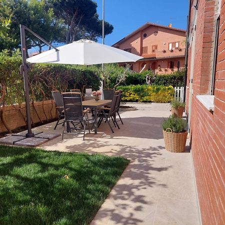 Casa Del Sole Apartments With Garden Marina Di Pisa Exteriör bild