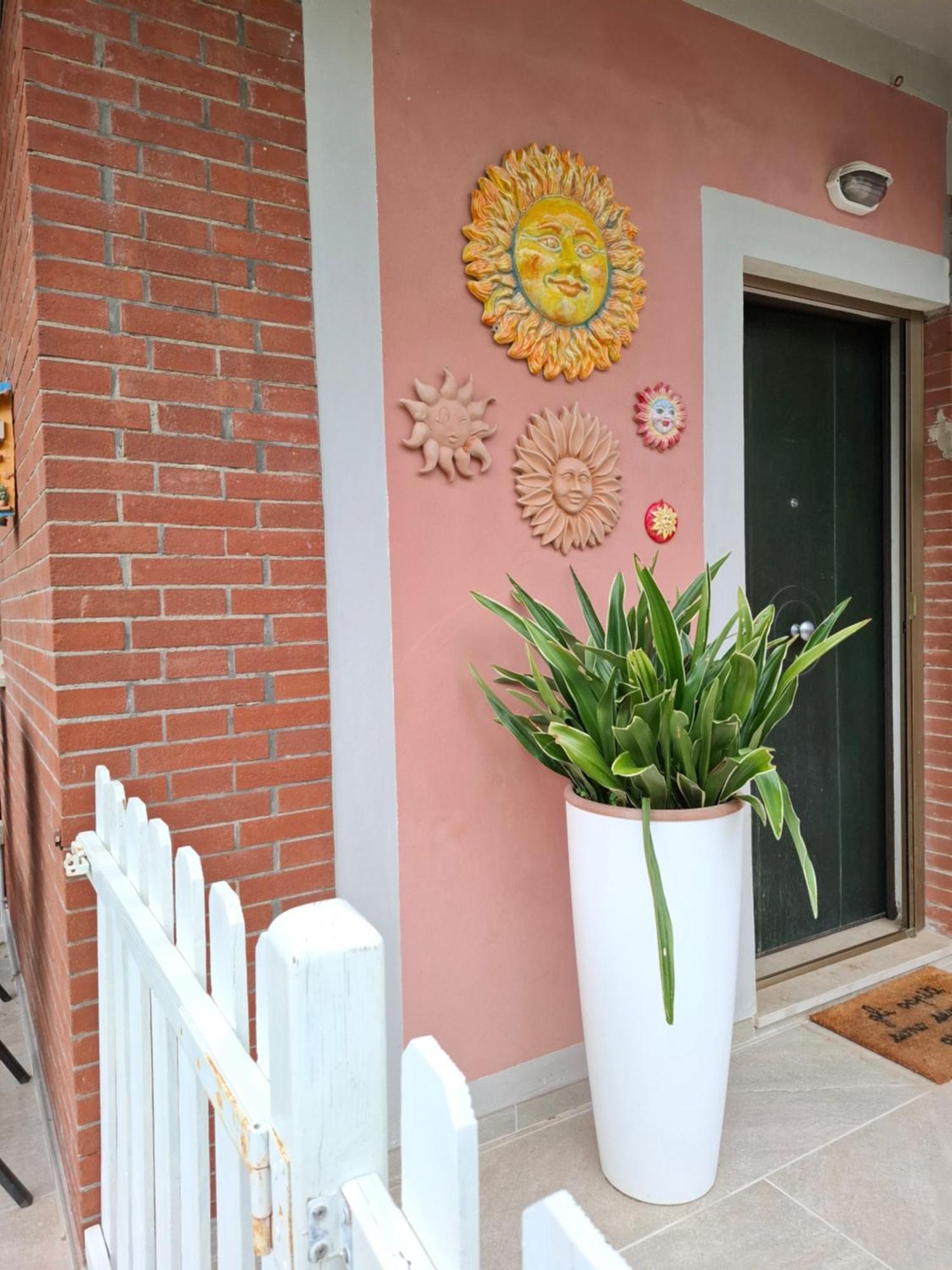 Casa Del Sole Apartments With Garden Marina Di Pisa Exteriör bild
