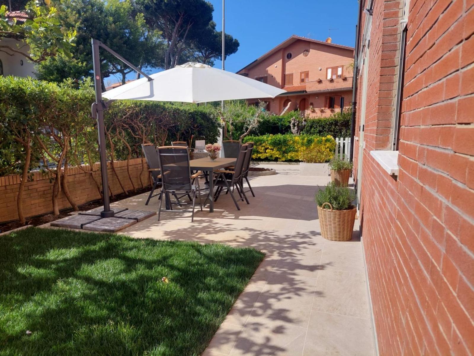 Casa Del Sole Apartments With Garden Marina Di Pisa Exteriör bild