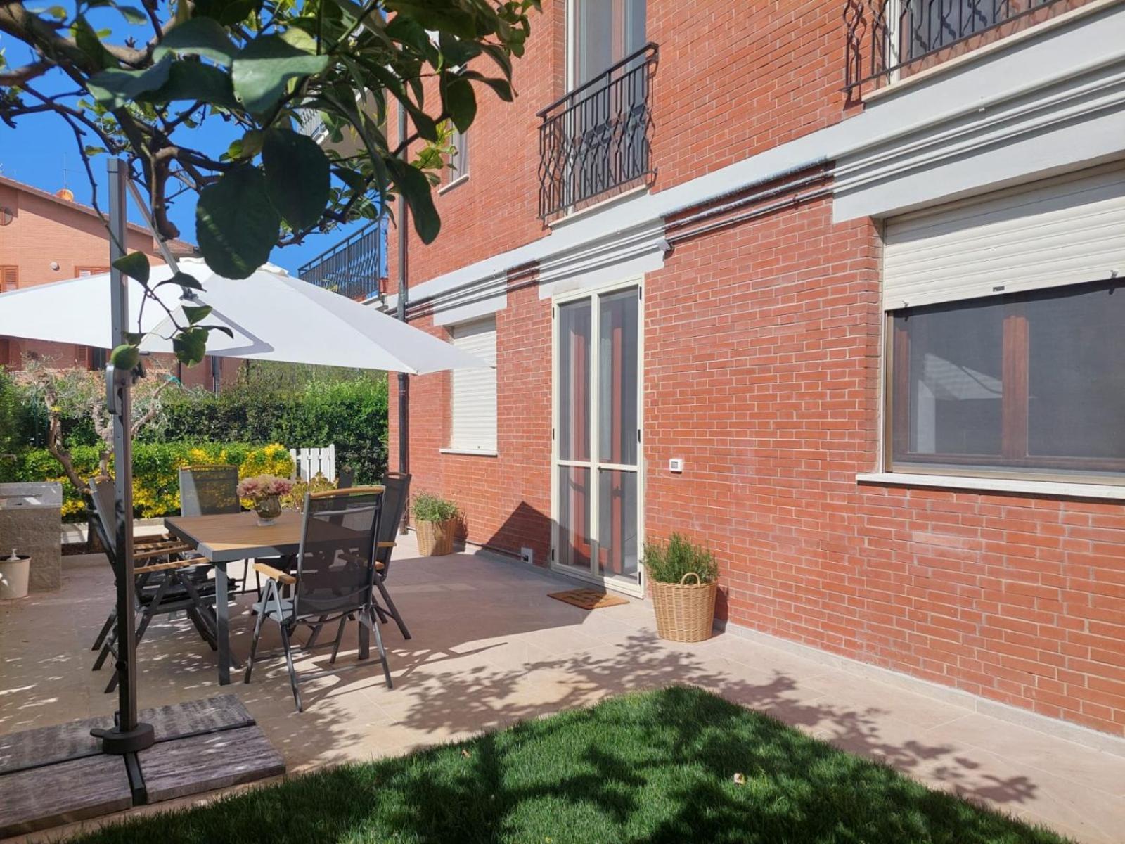 Casa Del Sole Apartments With Garden Marina Di Pisa Exteriör bild
